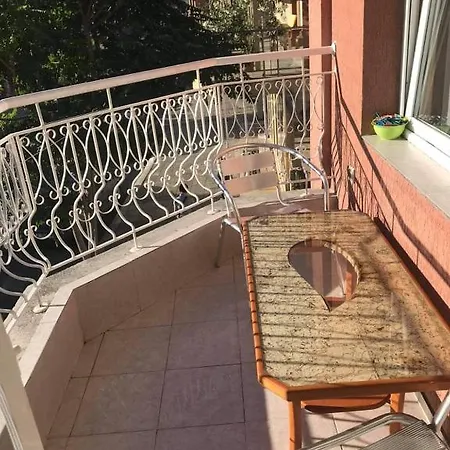Apartament Pomoriec Apartment